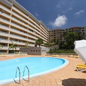 One Bedroom Holiday With Balcony And Pool Funchal (Madeira)